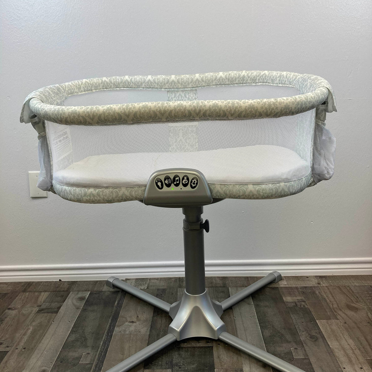 Honeycomb Swivel Bassinet Goodbuy Gear Halo Bassinest Swivel