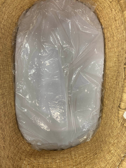 Shop Design Dua Natural Bilia Bassinet at GoodBuy Gear