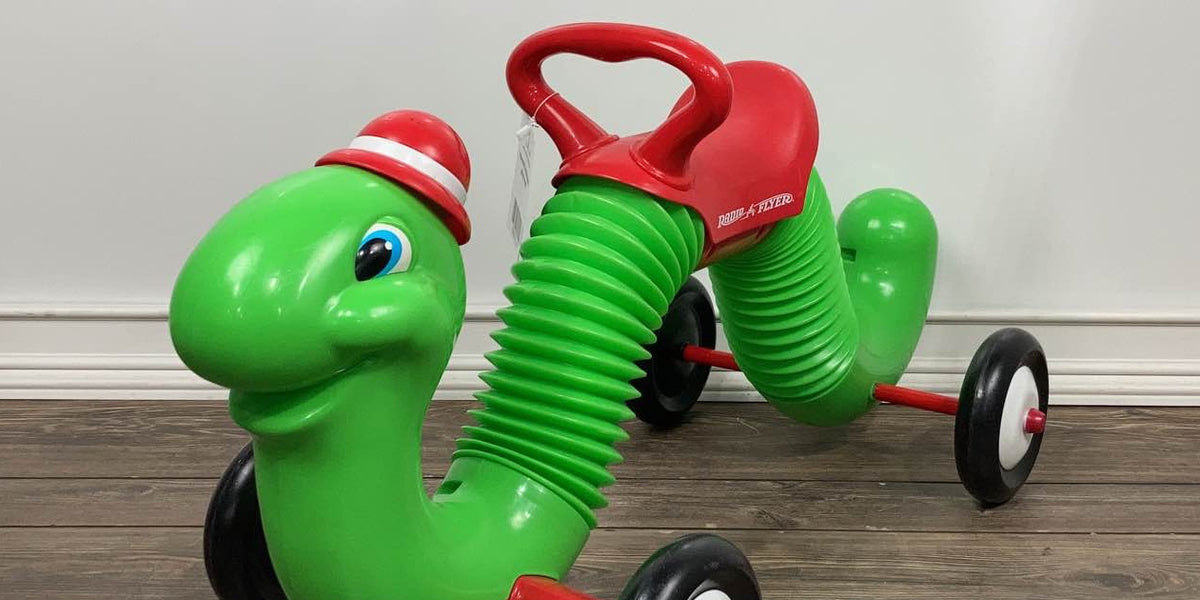 Radio Flyer Inchworm Ride On, Green