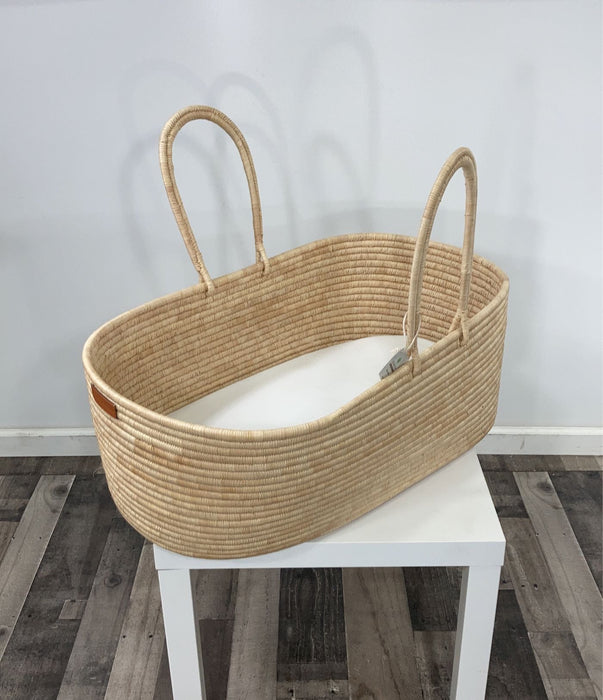 used Design Dua Malaika Bassinet