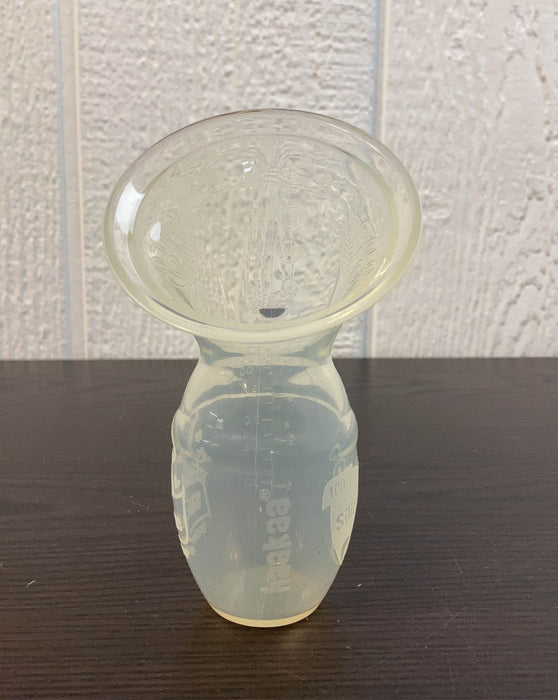 Shop Haakaa Manual Breast Pump at GoodBuy Gear