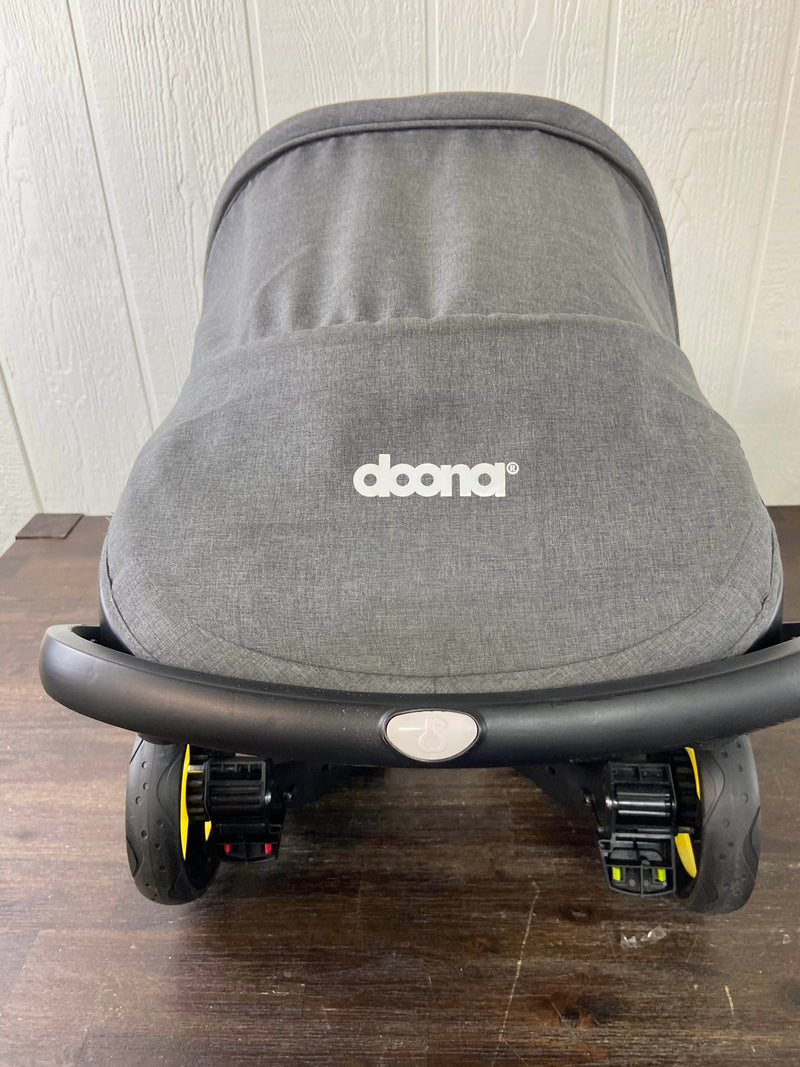 Doona Infant Car Seat & Stroller Combo, 2018, Greyhound