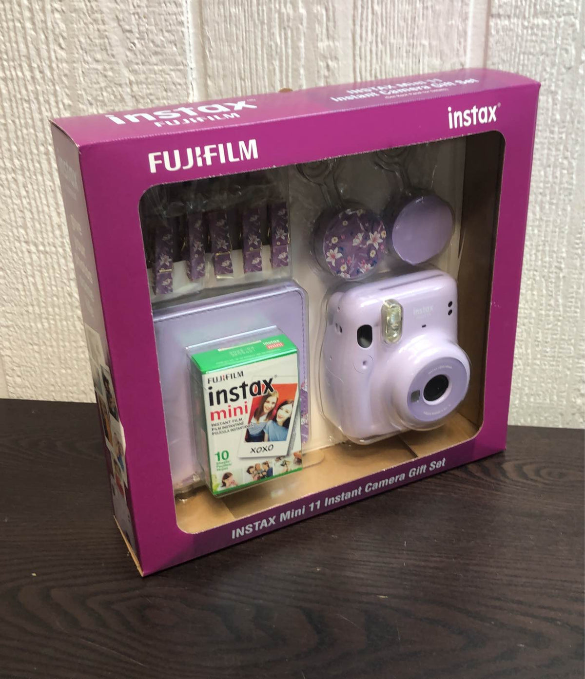 NEW INSTAX outlet MINI 11 Instant Camera Gift Set