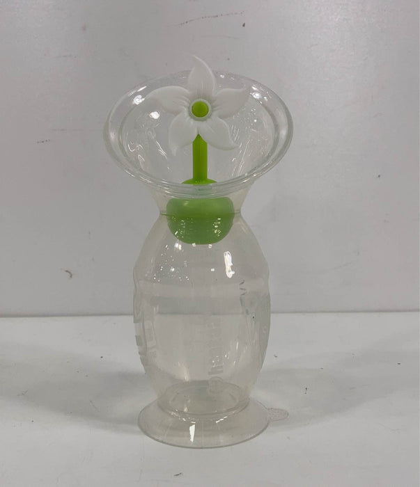 Shop Haakaa Silicone Breast Pump And Flower Stopper Set at GoodBuy Gear
