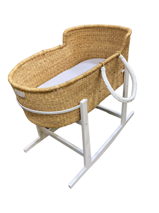Shop Design Dua Natural Bilia Bassinet With Rocking Stand at GoodBuy Gear