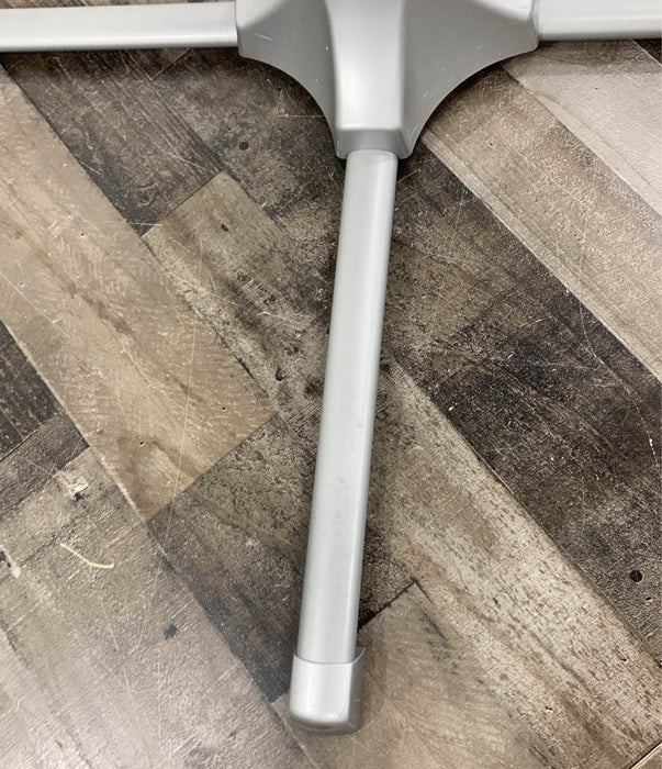 used Halo BassiNest Swivel Sleeper, Premiere Series