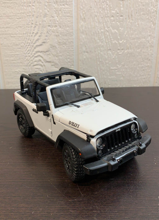 used Maisto 1:18 Jeep Wrangler Willys White