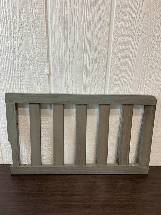 secondhand Dream On Me Universal Convertible Crib Toddler Guard Rail