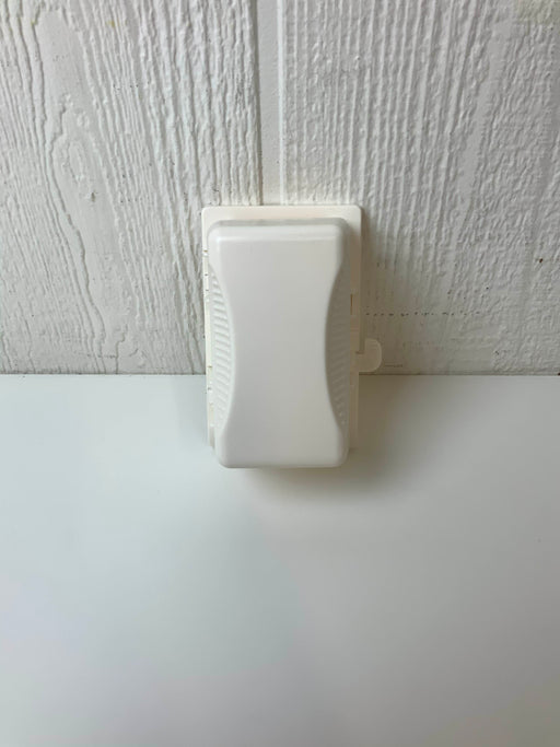 secondhand KidCo Outlet Plug Cover