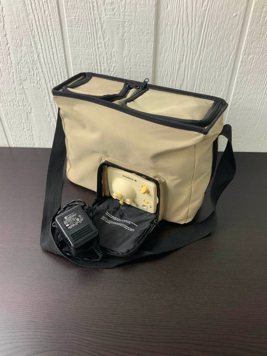 used Medela Pump In Style Advanced Breast Pump with Metro Bag