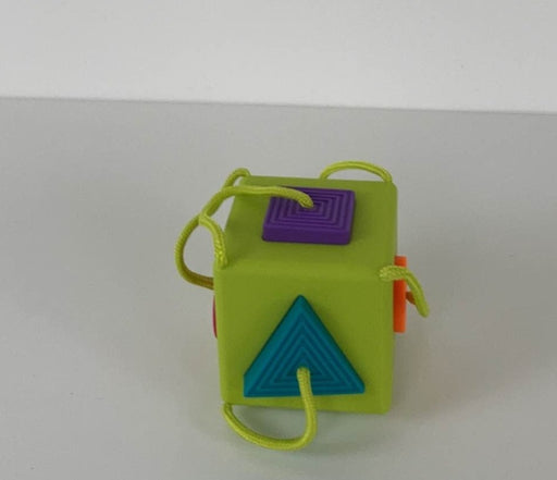 used Fat Brain Toys Oombee Cube