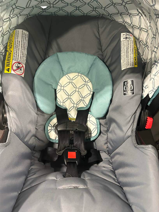 secondhand Graco SnugRide 30 Infant Car Seat, 2018 Merrick