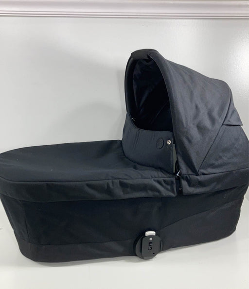 Shop Cybex Gazelle S Cot, Deep Black, 2021 at GoodBuy Gear