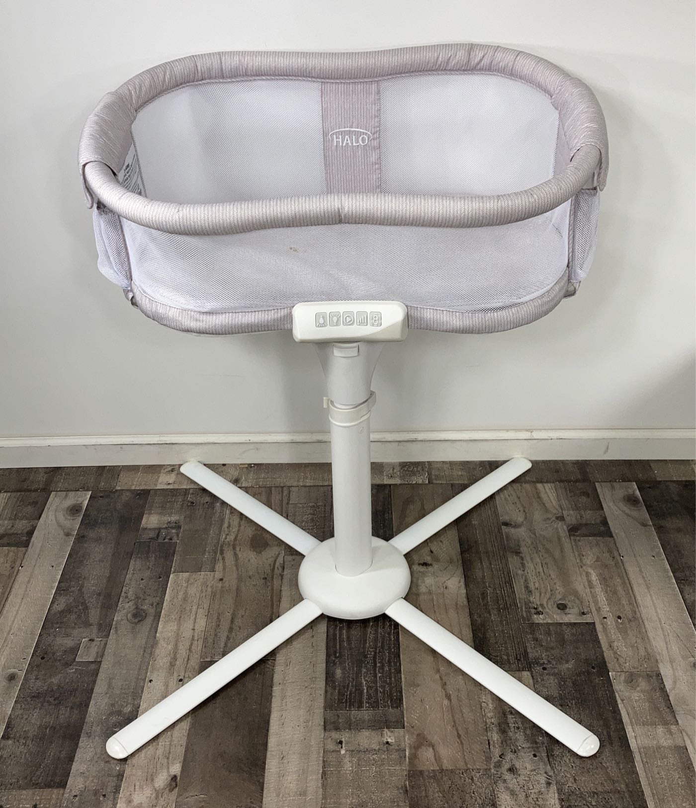 Halo premiere 2024 swivel bassinet