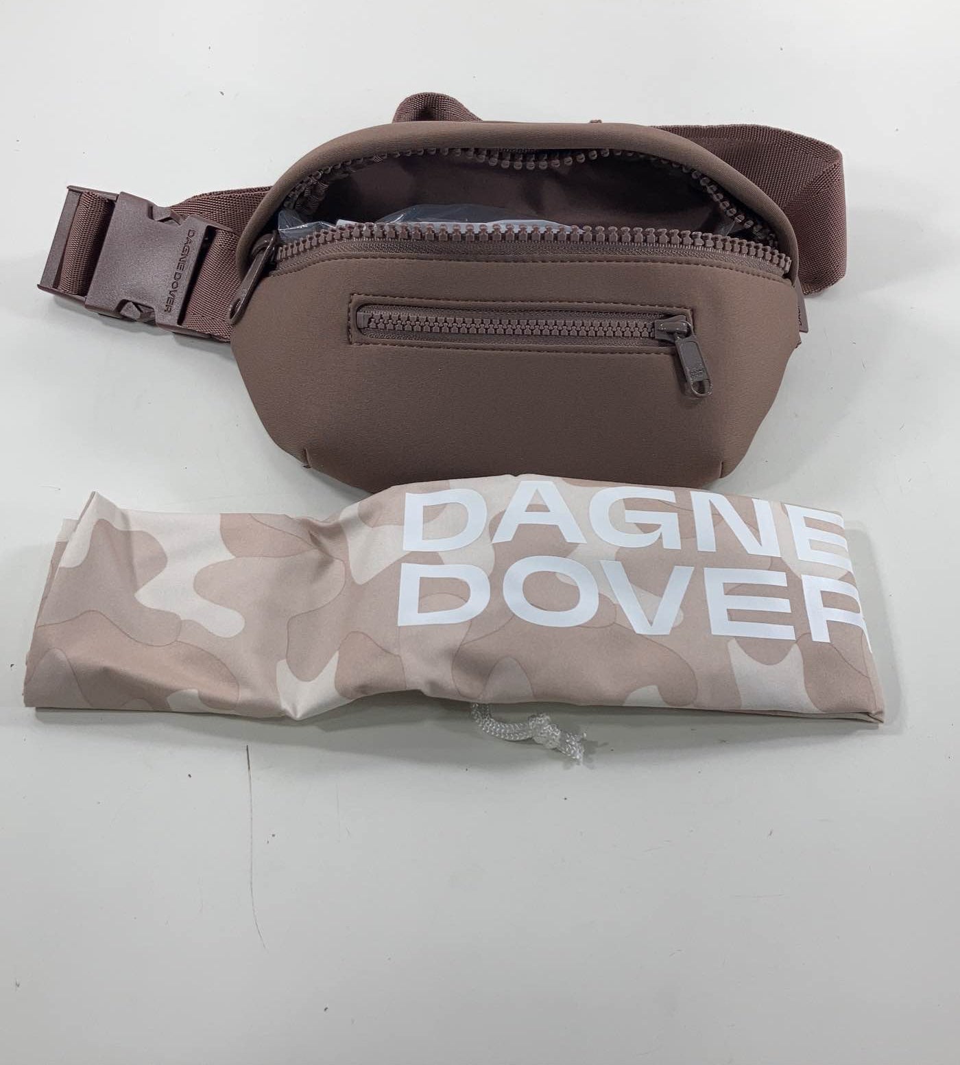 Totes Dagne: Dagne Dover Ace Fanny Pack Review