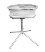 used Halo Bassinest Swivel Sleeper 3.0, Grey