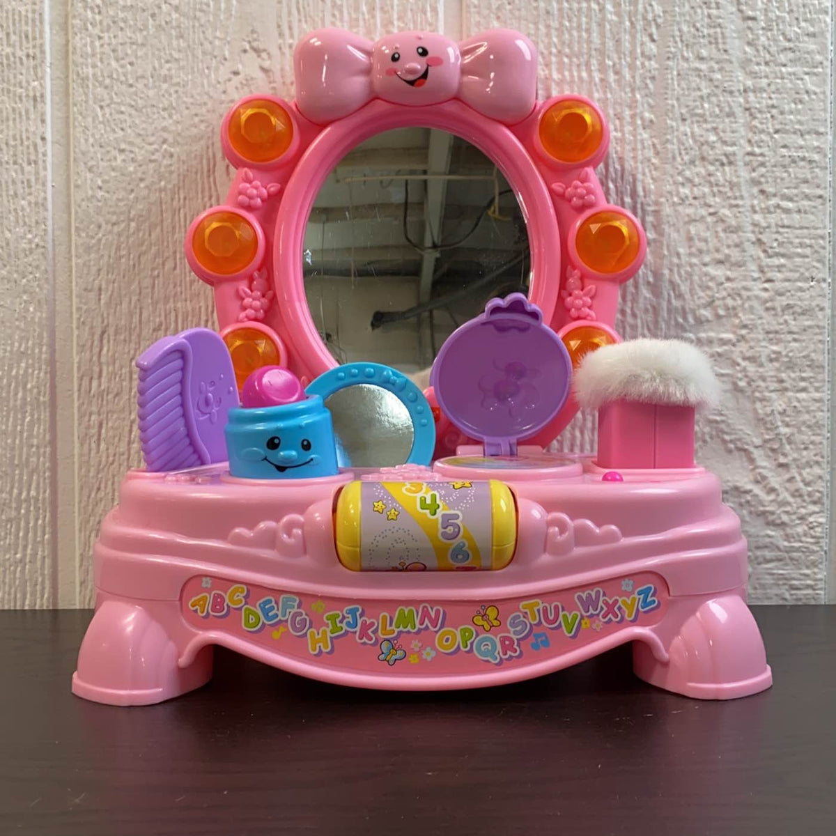 Fisher-Price Laugh Learn Agical Usical Irror, Pretend Vanity Infant