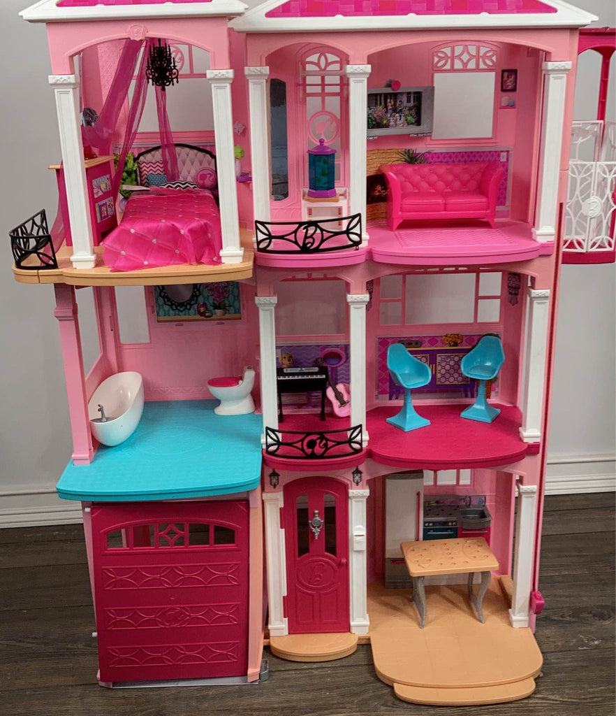 Barbie Estate Dreamhouse Playset