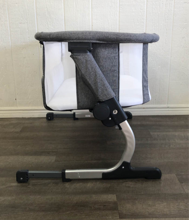 Shop Baby Delight Beside Me Dreamer Bassinet & Bedside Sleeper, Charcoal Tweed at GoodBuy Gear