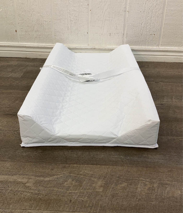 secondhand LA Baby Waterproof Contour Changing Pad