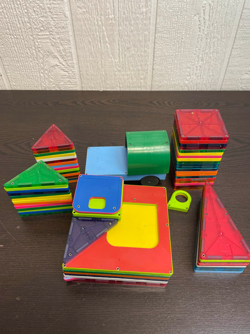 used Magna-Tiles Set