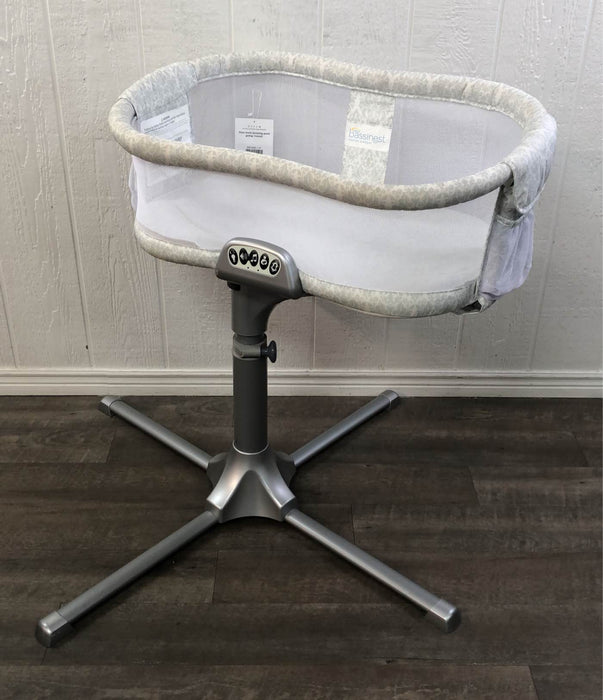 used Halo BassiNest Swivel Sleeper, Premiere Series
