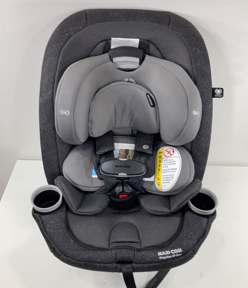 secondhand Maxi-Cosi Magellan XP All-in-One Convertible Car Seat, Nomad Black, 2021