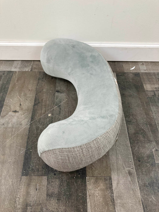 Shop Ergobaby Natural Curve Nursing Pillow at GoodBuy Gear