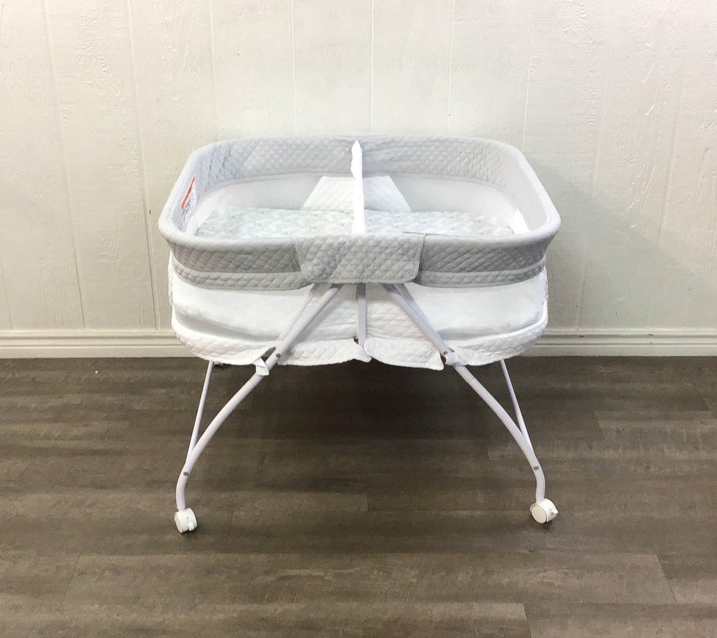 Delta Children Little Folks Twin EZ Fold Ultra Compact Double Bassinet