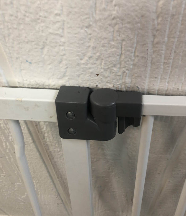 Shop Dreambaby Liberty Gate (with 1 extension) at GoodBuy Gear