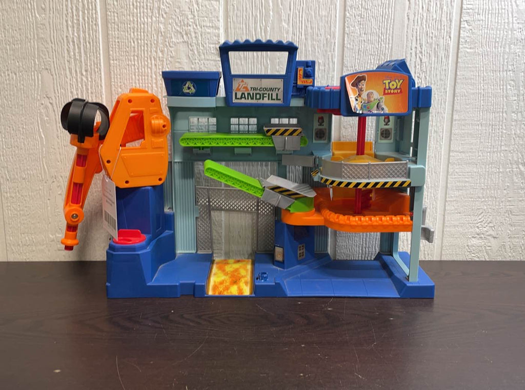 Mattel Toy Story 3 Tri-County Landfill Play Set