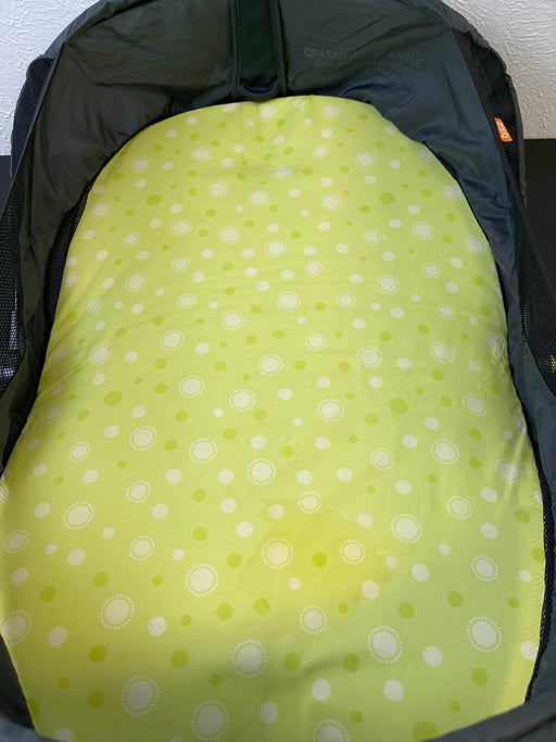 secondhand Munchkin Brica Fold ‘n Go Travel Bassinet