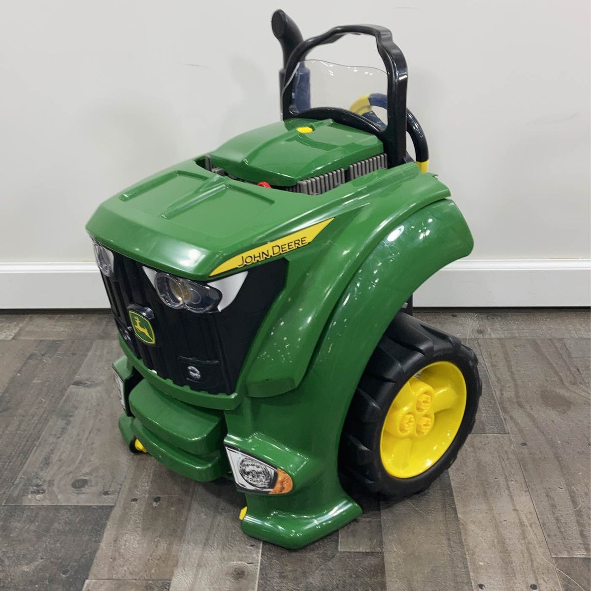 Theo Klein John Deere Tractor Engine