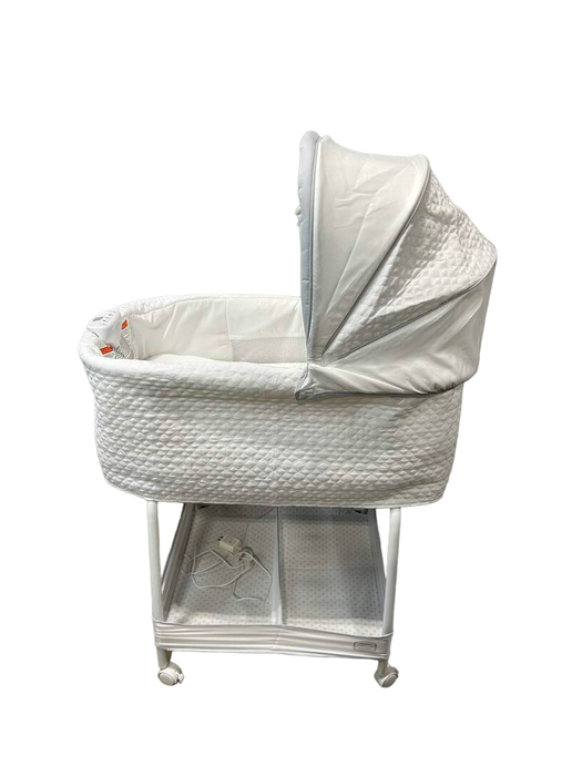 Delta Children Silent Auto Gliding Elite Bassinet