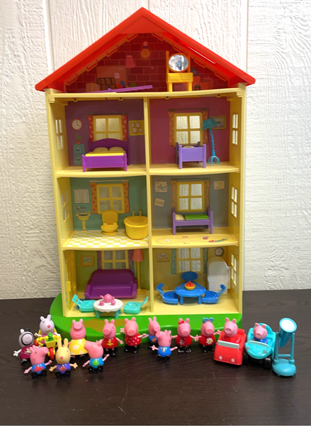 Dollhouse Made From Various Wooden Characters Background, Peppa