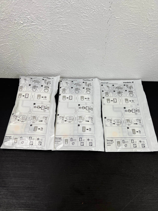 Shop Medela Milk Storage Bags at GoodBuy Gear