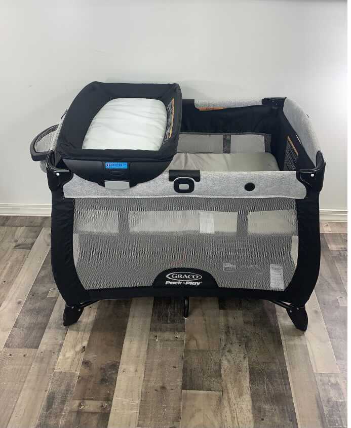 Graco Pack 'n Play With Insert And Changer