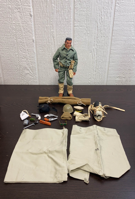 Hasbro GI Joe Classic Collection Figure, D-Day Salute