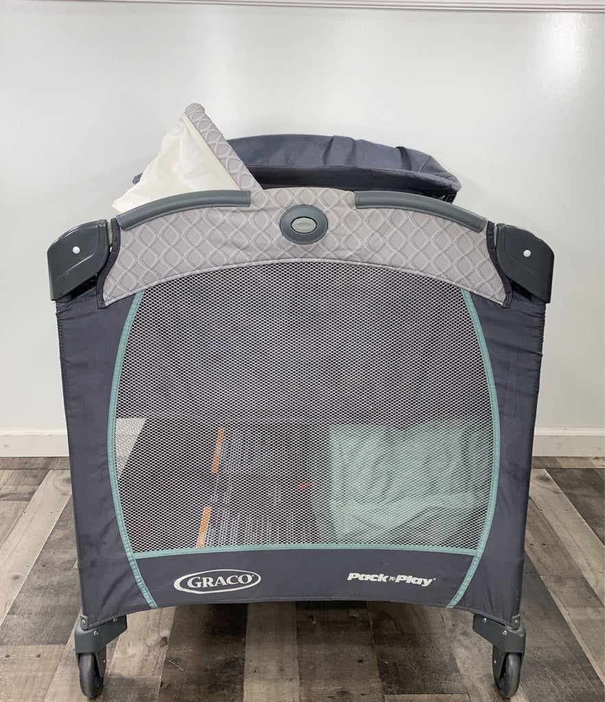 Graco Pack 'n Play Newborn Seat Playard