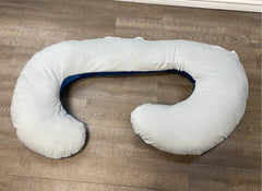 used Chilling Home C-Shaped Pregnancy Pillow