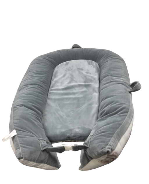 used Newborn Lounger