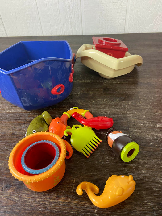 secondhand B. Toys Fish & Splish Boat Bath Toy