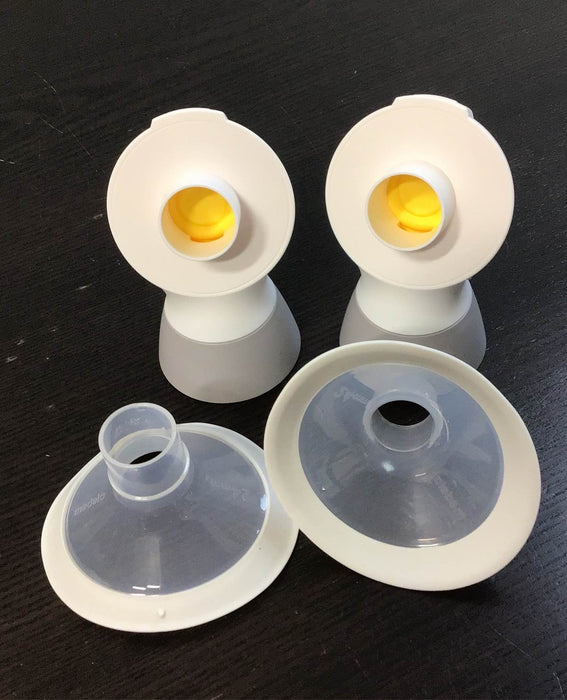 Shop Medela Pump In Style with MaxFlow with Accessories, (24mm 30mm) at GoodBuy Gear