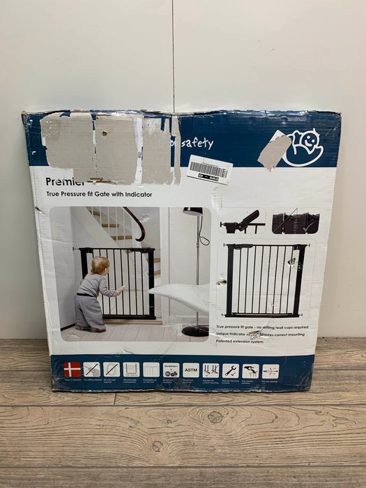 used BabyDan Premier Walk thru Pressure Mount Gate