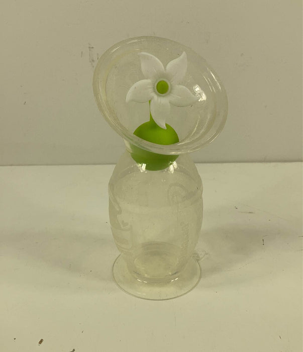 Shop Haakaa Silicone Breast Pump And Flower Stopper Set at GoodBuy Gear