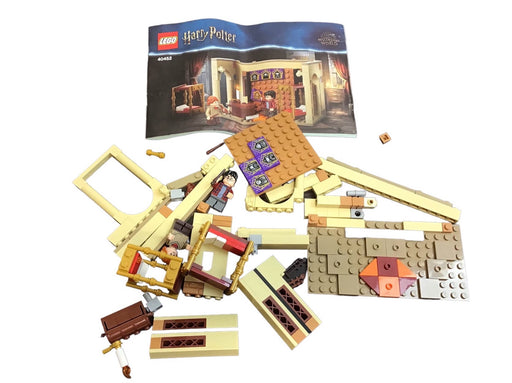 used LEGO LEGO Harry Potter Hogwarts Gryffindor Dorms 40452