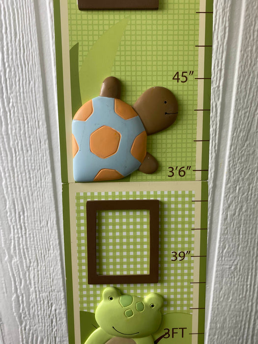 secondhand Lambs & Ivy Growth Chart