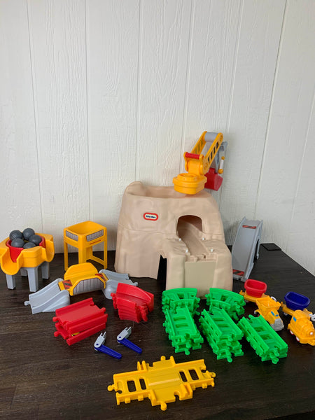 Little tikes construction train set online