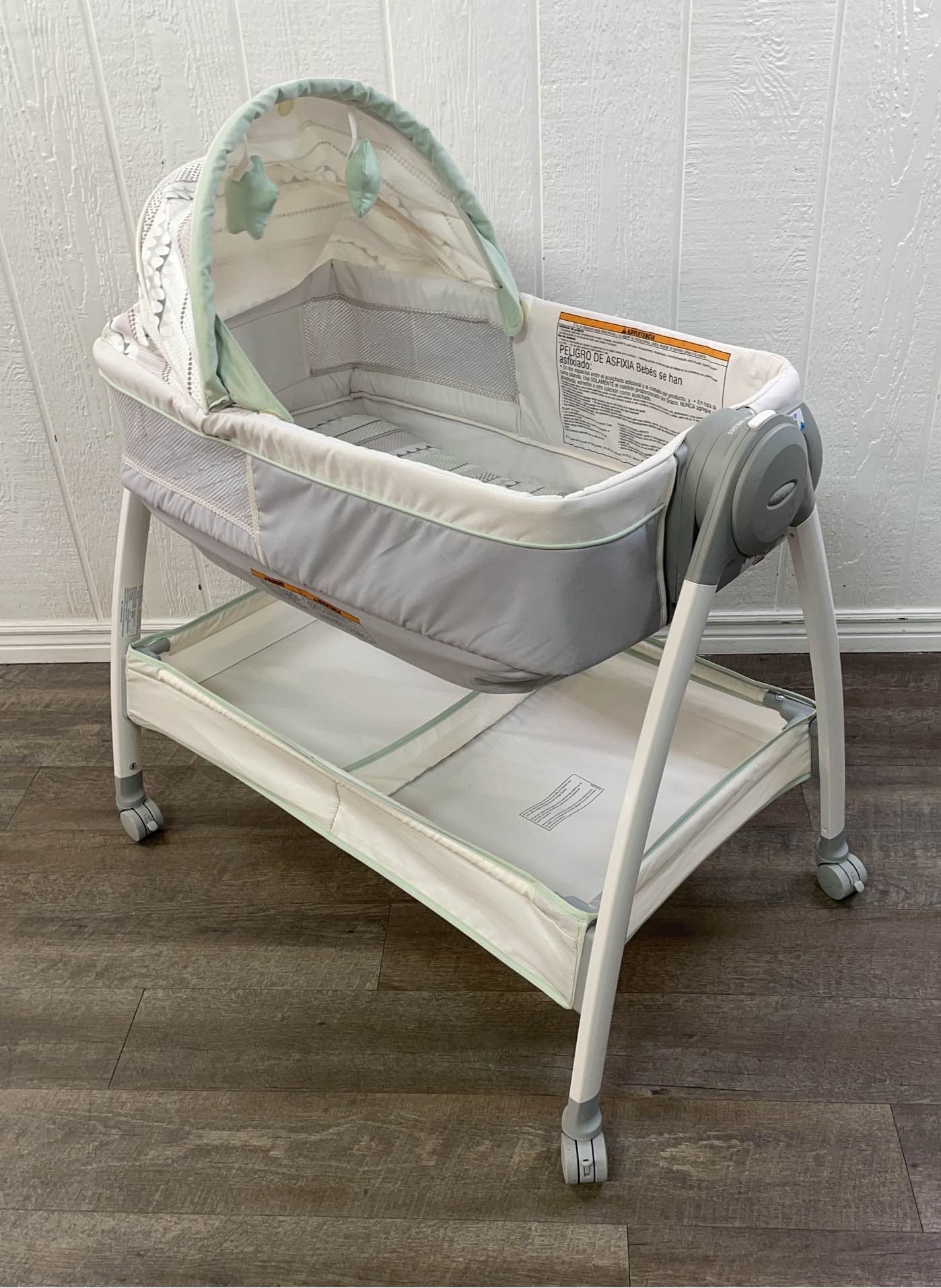 Graco dream suite outlet bassinet mason