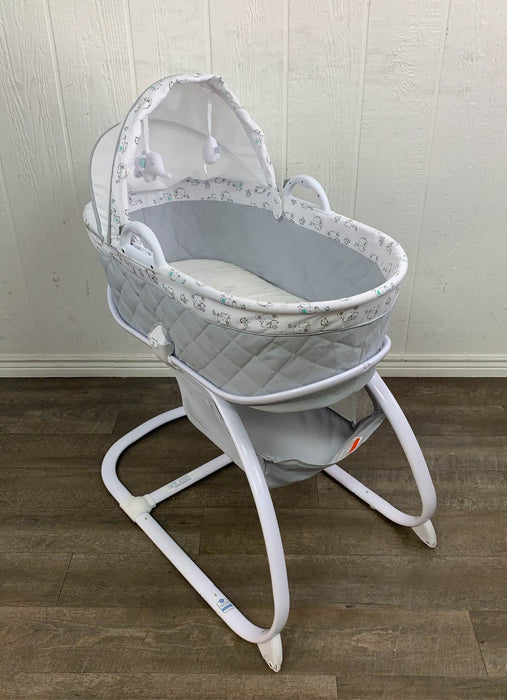 used Delta Children Deluxe Moses Bassinet